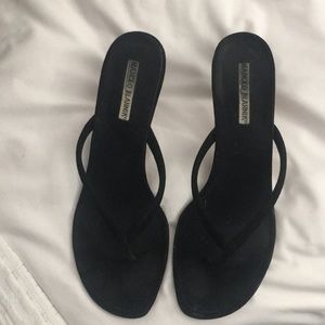 manolo blahnik kitten heel sandals